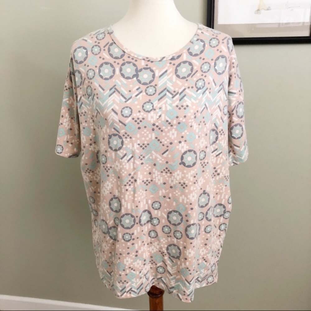 LULAROE • XS geometric shape Irma